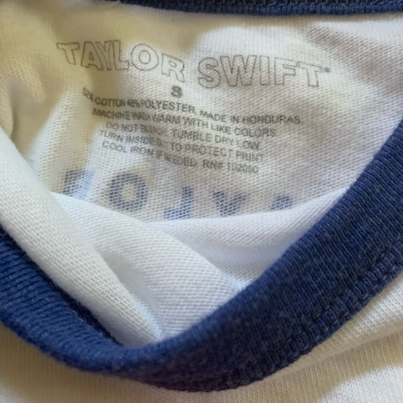Small Taylor Swift YNTCD white tee (SOLD on Merc) - Picture 3 of 3